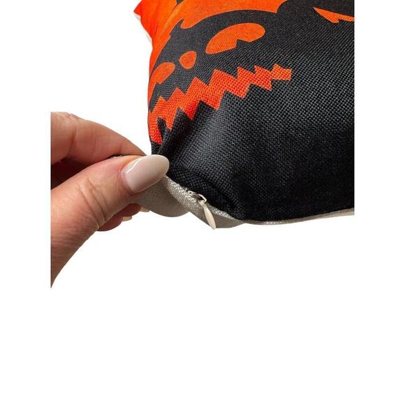 Halloween NEW Throw Pillow Case Cover 17 X 17 Jack o’ Lanterns Orange Black - Picture 4 of 7